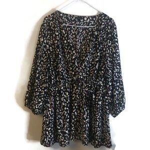 Torrid Womens plus size Animal Print Long Sleeve Babydoll Style Blouse Sz 2